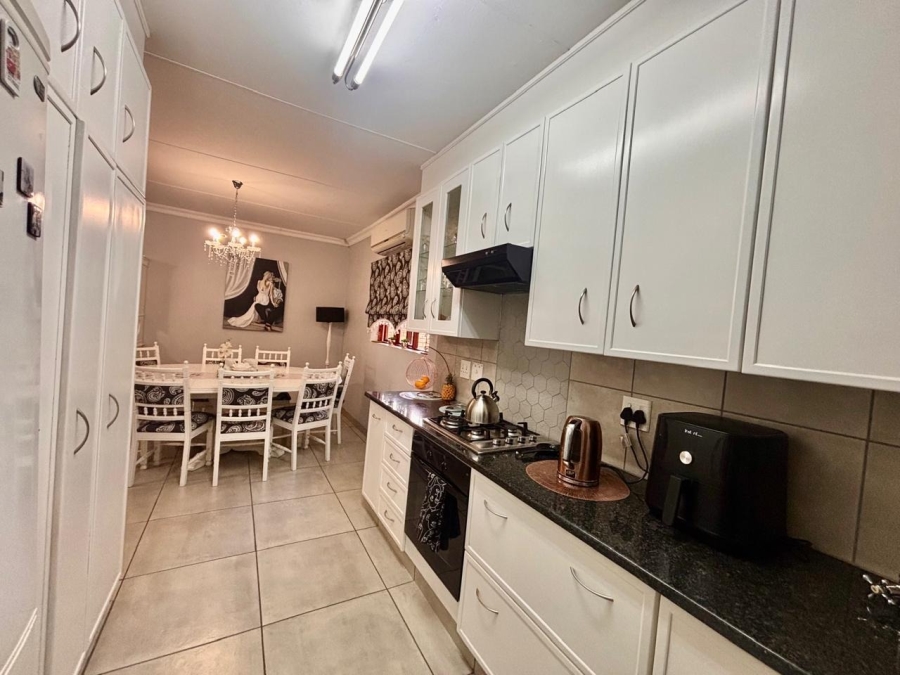 To Let 3 Bedroom Property for Rent in Flamwood North West